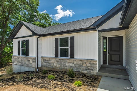 Tiny photo for 15 Oakview Court, Troy, MO 63379 (MLS # 26058239)