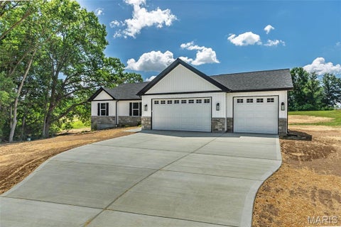Tiny photo for 15 Oakview Court, Troy, MO 63379 (MLS # 26058239)