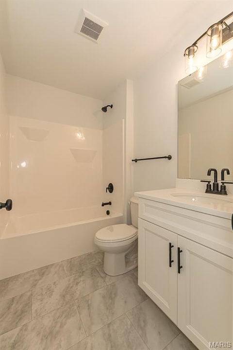 Tiny photo for 15 Oakview Court, Troy, MO 63379 (MLS # 26058239)