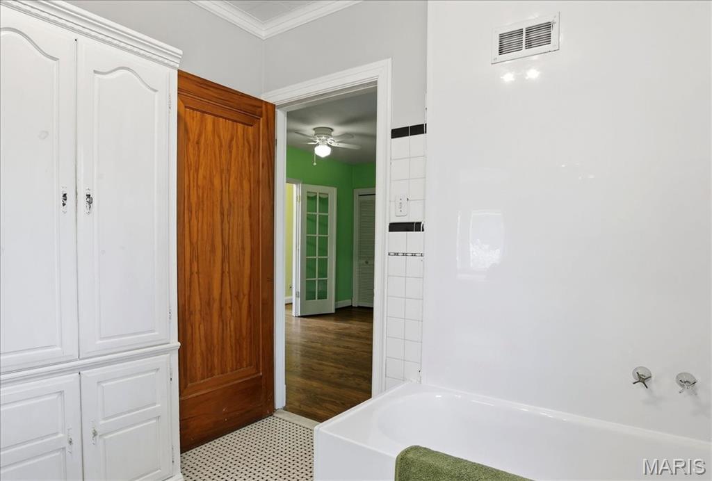 Bellerive Acres - Residential