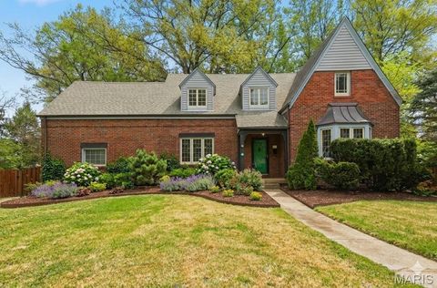 Photo of 72 Bellerive Acres, Normandy, MO 63121 (MLS # 26021917)