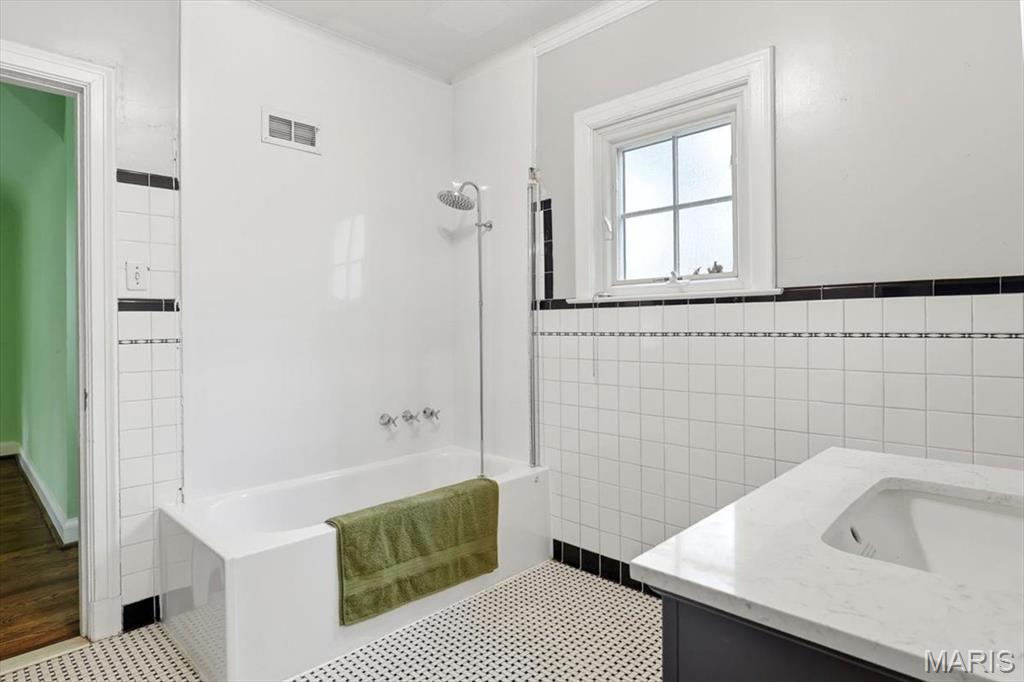 Bellerive Acres - Residential