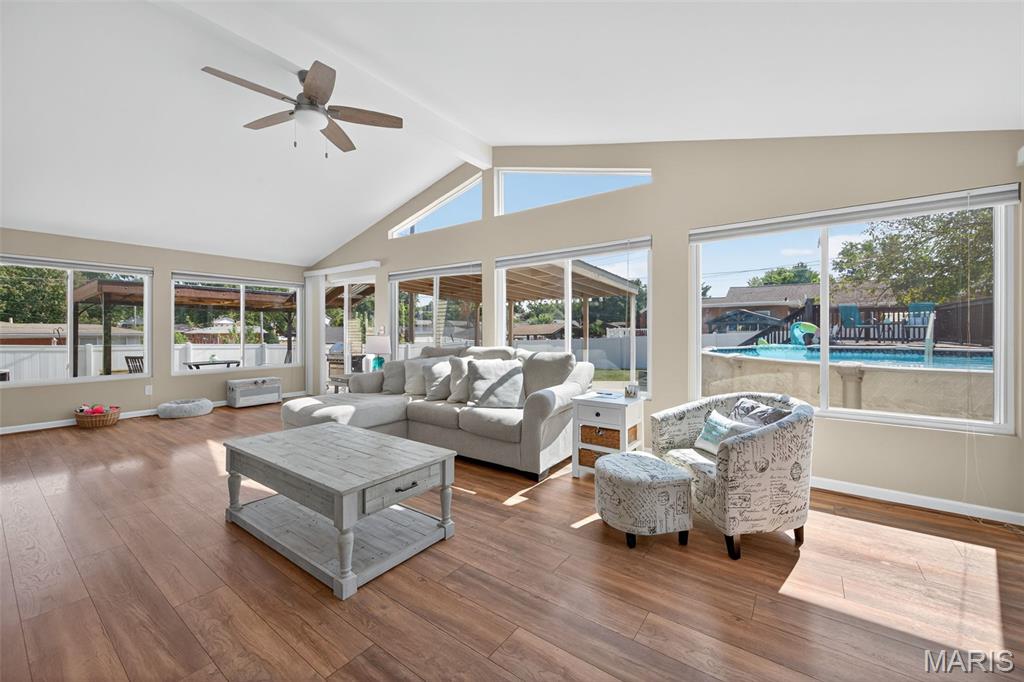 St Louis, Missouri 63125, United States, 3 Bedrooms Bedrooms, ,3 BathroomsBathrooms,Residential,Pending,206339