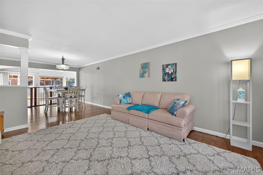 St Louis, Missouri 63125, United States, 3 Bedrooms Bedrooms, ,3 BathroomsBathrooms,Residential,Pending,206339