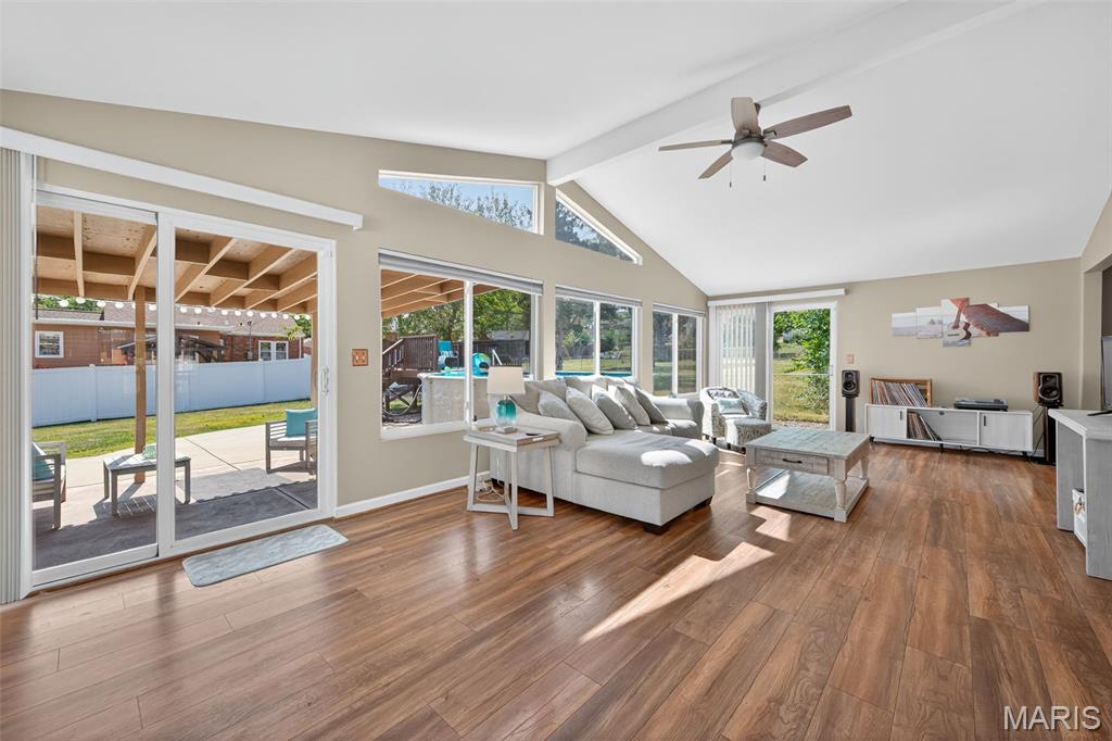 St Louis, Missouri 63125, United States, 3 Bedrooms Bedrooms, ,3 BathroomsBathrooms,Residential,Pending,206339