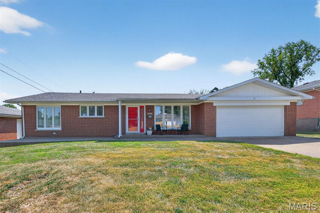 St Louis, Missouri 63125, United States, 3 Bedrooms Bedrooms, ,3 BathroomsBathrooms,Residential,Pending,206339