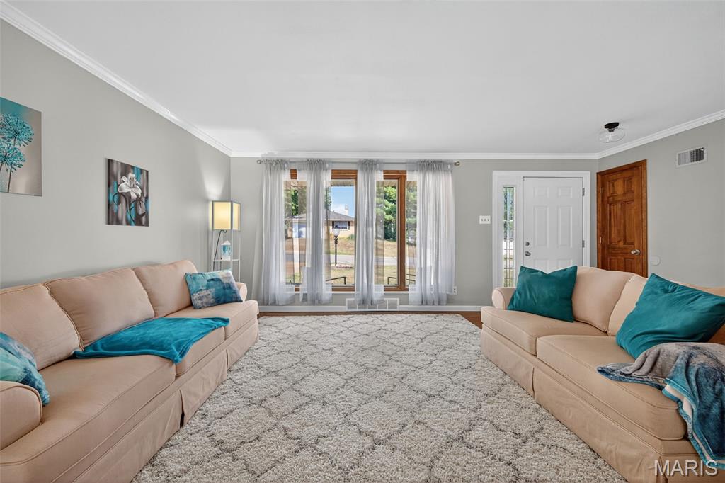 St Louis, Missouri 63125, United States, 3 Bedrooms Bedrooms, ,3 BathroomsBathrooms,Residential,Pending,206339