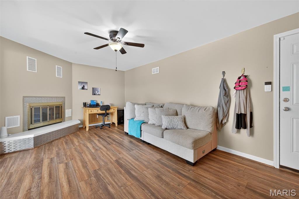 St Louis, Missouri 63125, United States, 3 Bedrooms Bedrooms, ,3 BathroomsBathrooms,Residential,Pending,206339