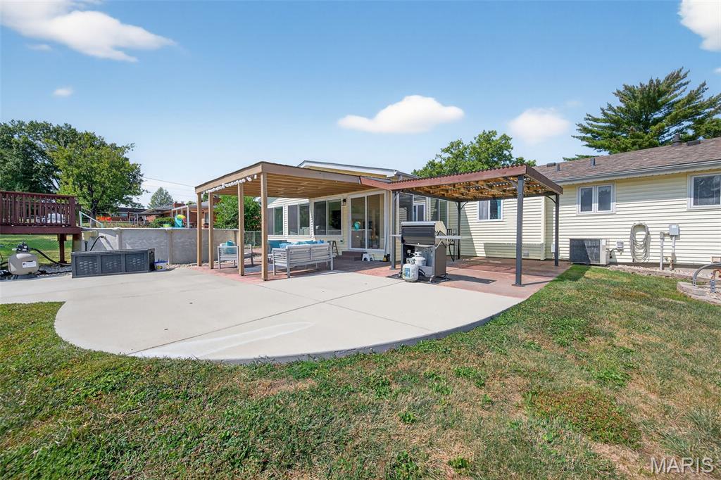 St Louis, Missouri 63125, United States, 3 Bedrooms Bedrooms, ,3 BathroomsBathrooms,Residential,Pending,206339