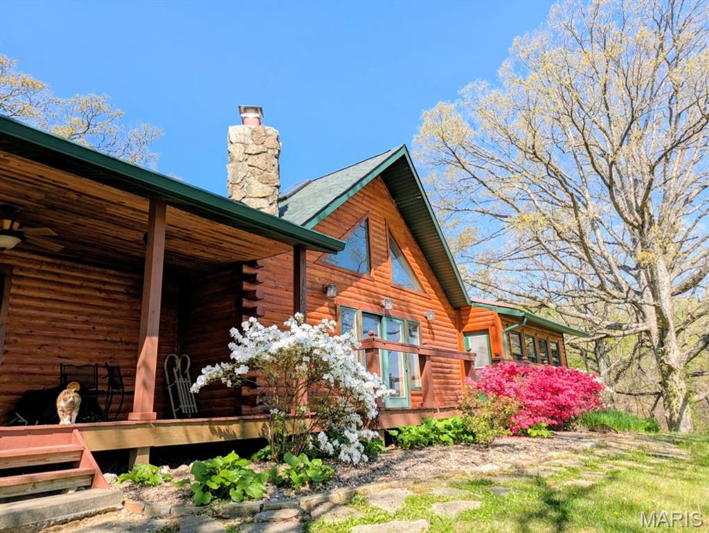 Photo of 1865 Cypress Drive, Cape Girardeau, MO 63701 (MLS # 26023276)