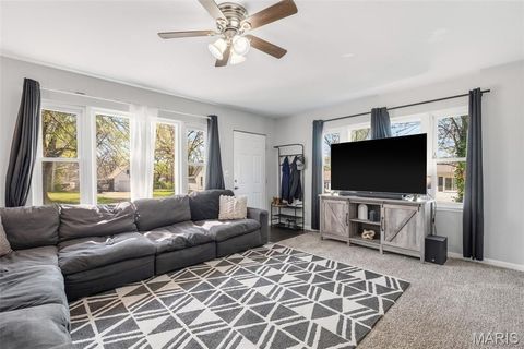 Tiny photo for 121 E Pershing Street, Troy, MO 63379 (MLS # 26019881)