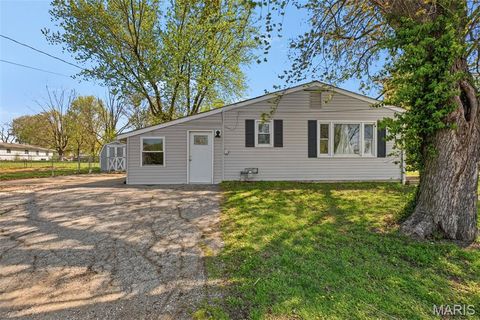 Tiny photo for 121 E Pershing Street, Troy, MO 63379 (MLS # 26019881)