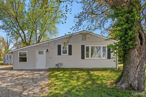Tiny photo for 121 E Pershing Street, Troy, MO 63379 (MLS # 26019881)