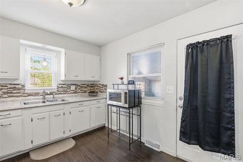 Tiny photo for 121 E Pershing Street, Troy, MO 63379 (MLS # 26019881)