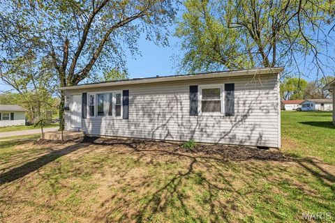 Tiny photo for 121 E Pershing Street, Troy, MO 63379 (MLS # 26019881)