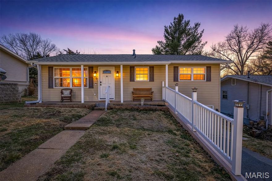 Very nice well-kept ranch home with finished walkout basement.  Large level fenced back yard. Enlarged patio with a sidewalk that comes around to the front driveway. Home sits on a dead-end street. 3 bedrooms, new roof, oversized 1 car garage with off-street parking.  All kitchen stainless steel appliances stay. Washer and dryer can stay if needed. Push mower can stay if needed. Close to schools, shopping, and easy access to Hwy I-55. Call today to arrange a showing.