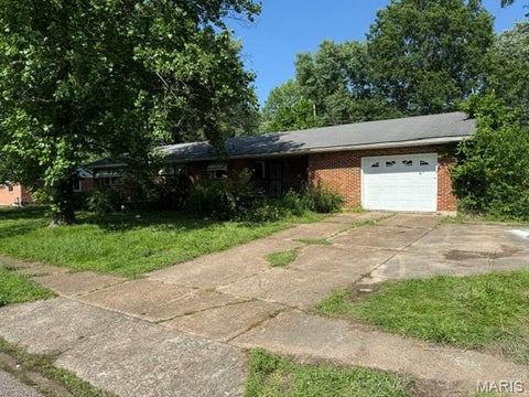 Photo of 507 Crestview Street, Cuba, MO 65453 (MLS # 26059278)