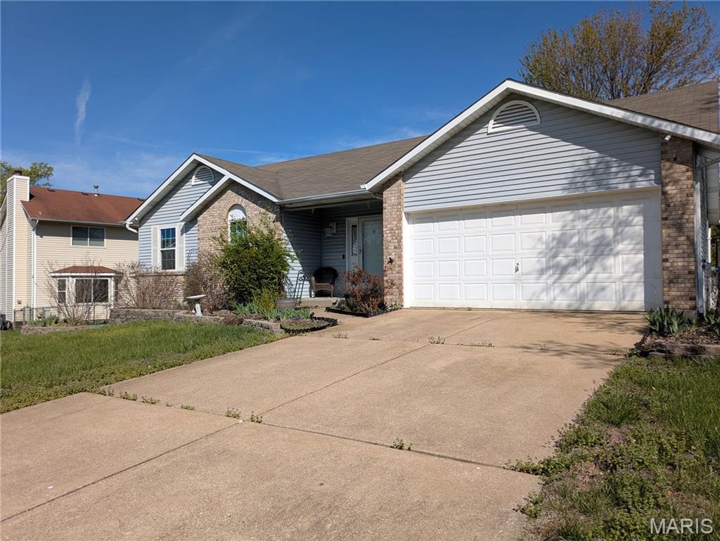 Photo of 1208 Colby Drive, St Peters, MO 63376 (MLS # 26020477)