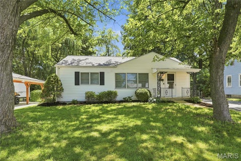 Photo of 80 La Venta Drive, Florissant, MO 63031 (MLS # 26046151)