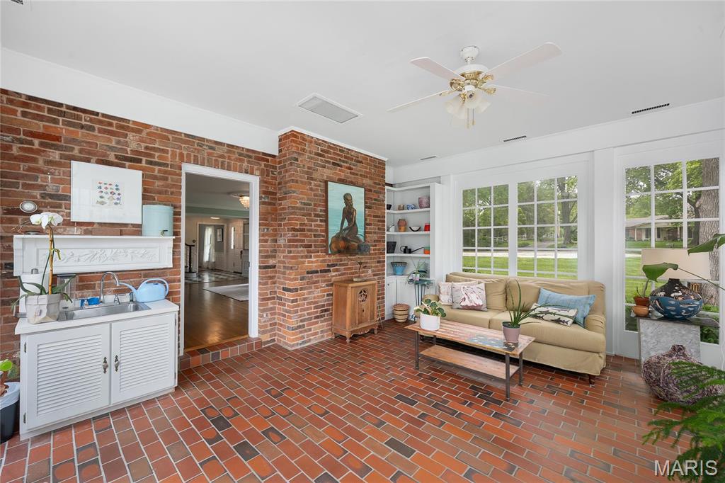 Steeplechase Lane - Residential