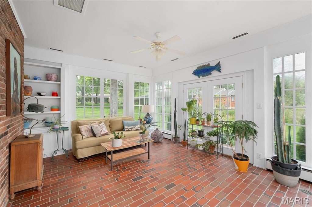 Steeplechase Lane - Residential