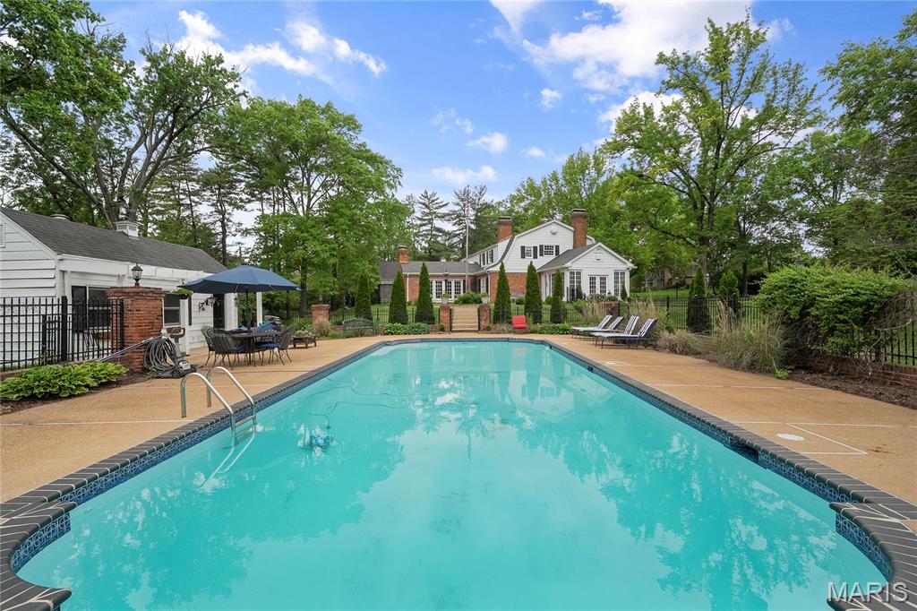 Steeplechase Lane - Residential