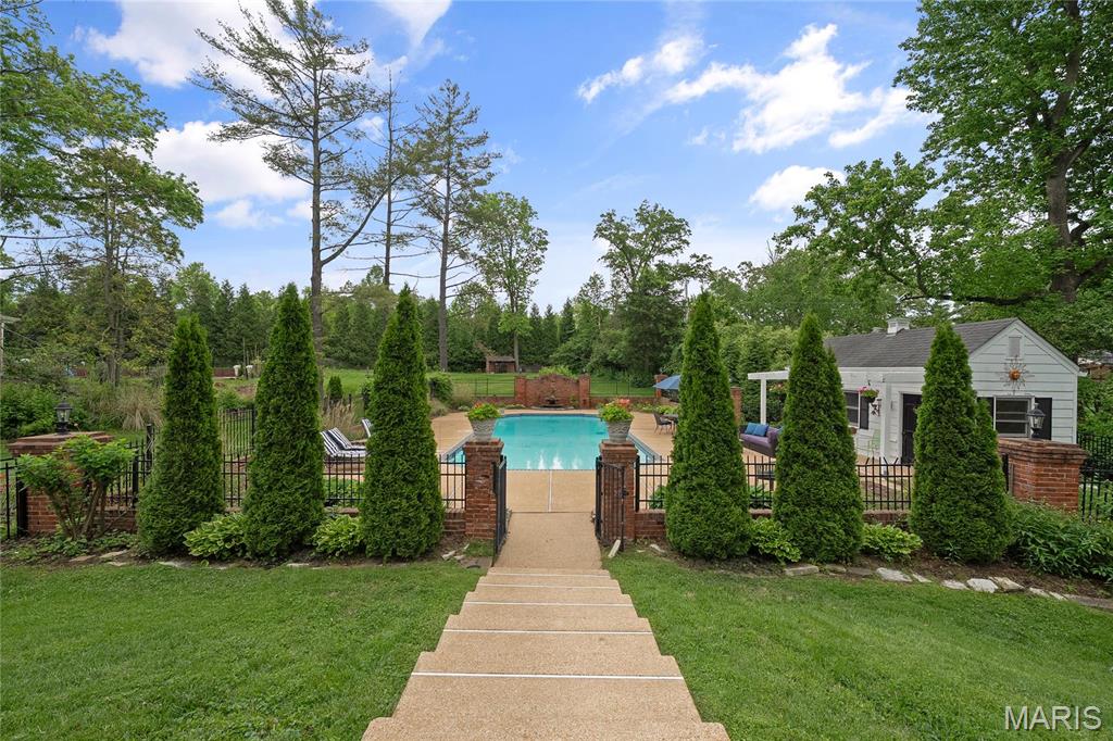 Steeplechase Lane - Residential