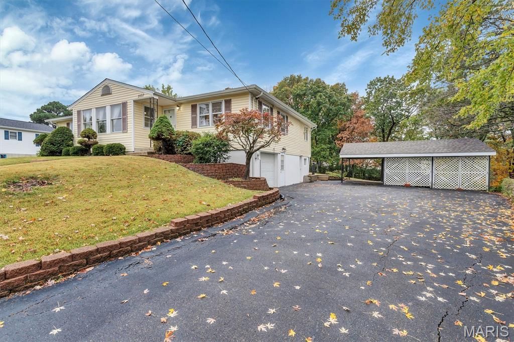 Photo of 1657 Elizabeth Drive, Arnold, MO 63010 (MLS # 25072806)