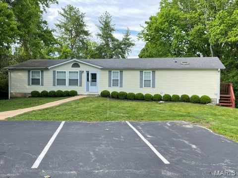 Photo of 12441 Ladue Road, Creve Coeur, MO 63141 (MLS # 26013882)
