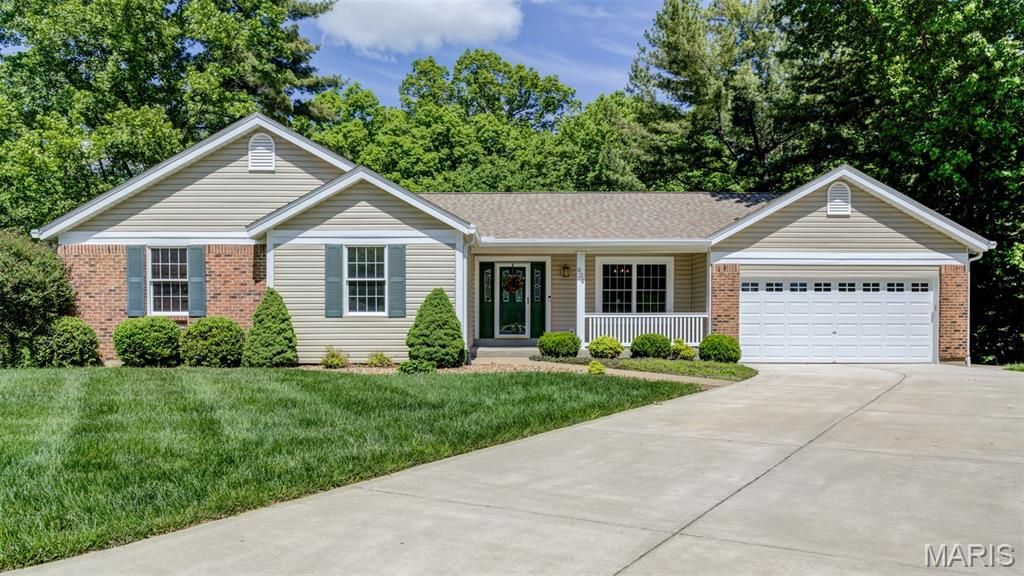 Photo of 634 River Bend Estates Drive, St Charles, MO 63303 (MLS # 26030173)