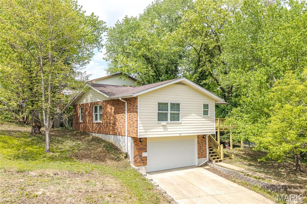 Photo of 25 Madison Avenue, Washington, MO 63090 (MLS # 26023718)