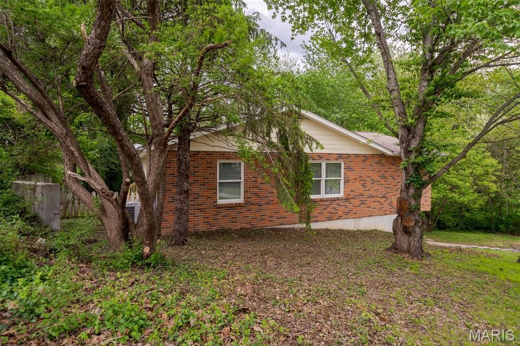 Photo of 25 Madison Avenue, Washington, MO 63090 (MLS # 26023718)