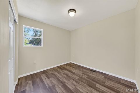 Tiny photo for 515 Bailey Avenue, Elsberry, MO 63343 (MLS # 25060858)