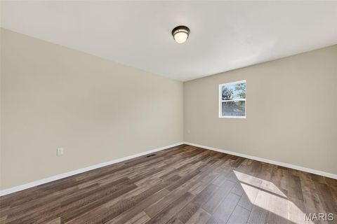 Tiny photo for 515 Bailey Avenue, Elsberry, MO 63343 (MLS # 25060858)