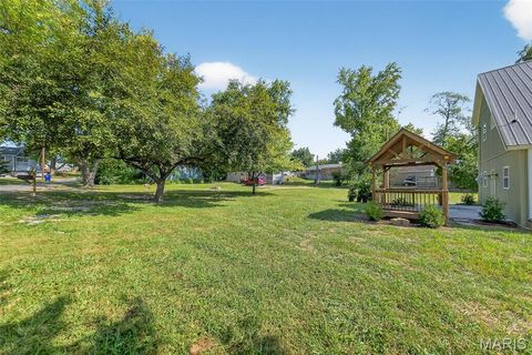 Tiny photo for 515 Bailey Avenue, Elsberry, MO 63343 (MLS # 25060858)