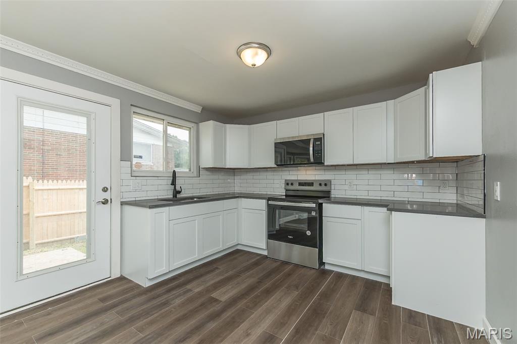 Hathaway Manor 7 - Residential