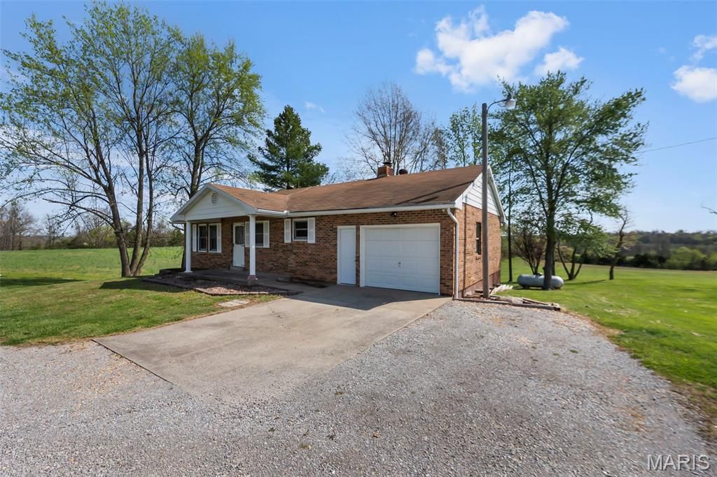 Photo of 1923 County Road 513, Altenburg, MO 63732 (MLS # 26021014)