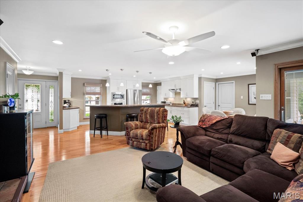 St Louis, Missouri 63128, United States, 3 Bedrooms Bedrooms, ,2 BathroomsBathrooms,Residential,Pending,157958