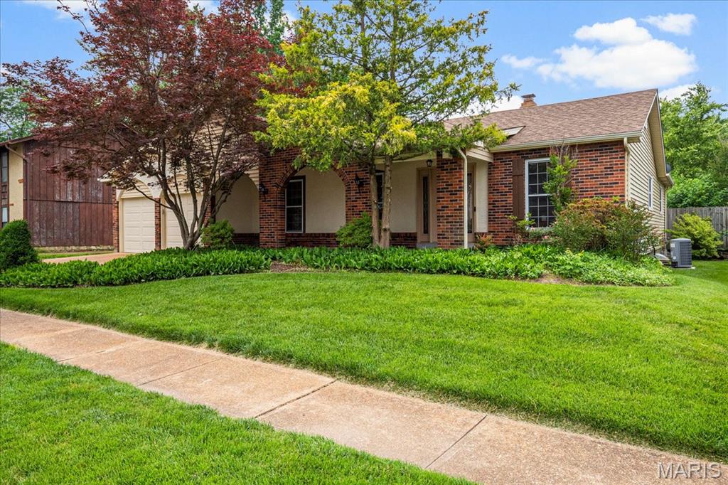 St Louis, Missouri 63128, United States, 3 Bedrooms Bedrooms, ,2 BathroomsBathrooms,Residential,Pending,157958