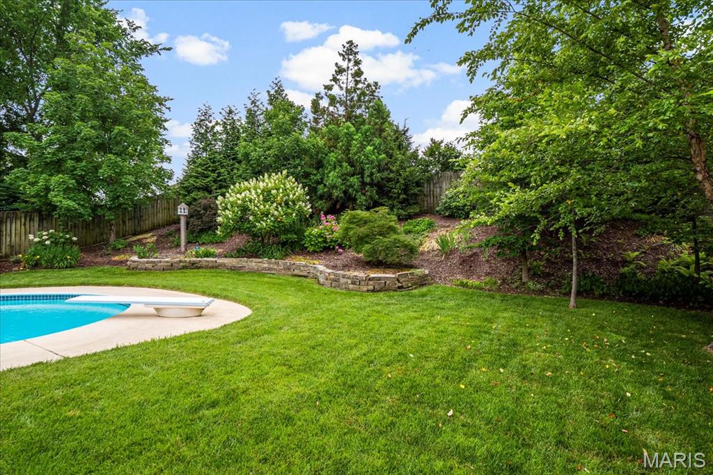 St Louis, Missouri 63128, United States, 3 Bedrooms Bedrooms, ,2 BathroomsBathrooms,Residential,Pending,157958