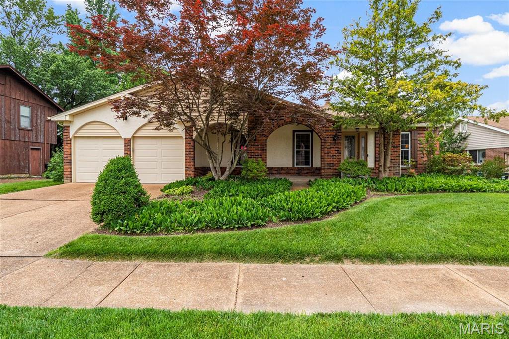 St Louis, Missouri 63128, United States, 3 Bedrooms Bedrooms, ,2 BathroomsBathrooms,Residential,Pending,157958