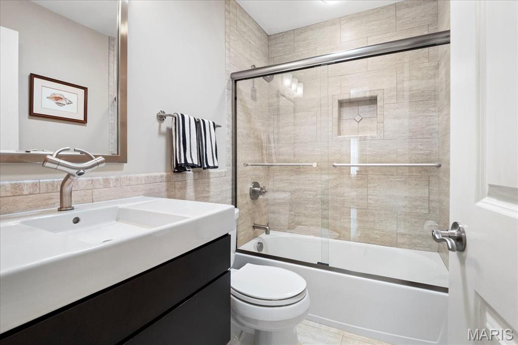 St Louis, Missouri 63128, United States, 3 Bedrooms Bedrooms, ,2 BathroomsBathrooms,Residential,Pending,157958