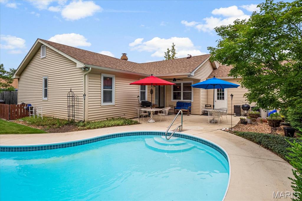 St Louis, Missouri 63128, United States, 3 Bedrooms Bedrooms, ,2 BathroomsBathrooms,Residential,Pending,157958