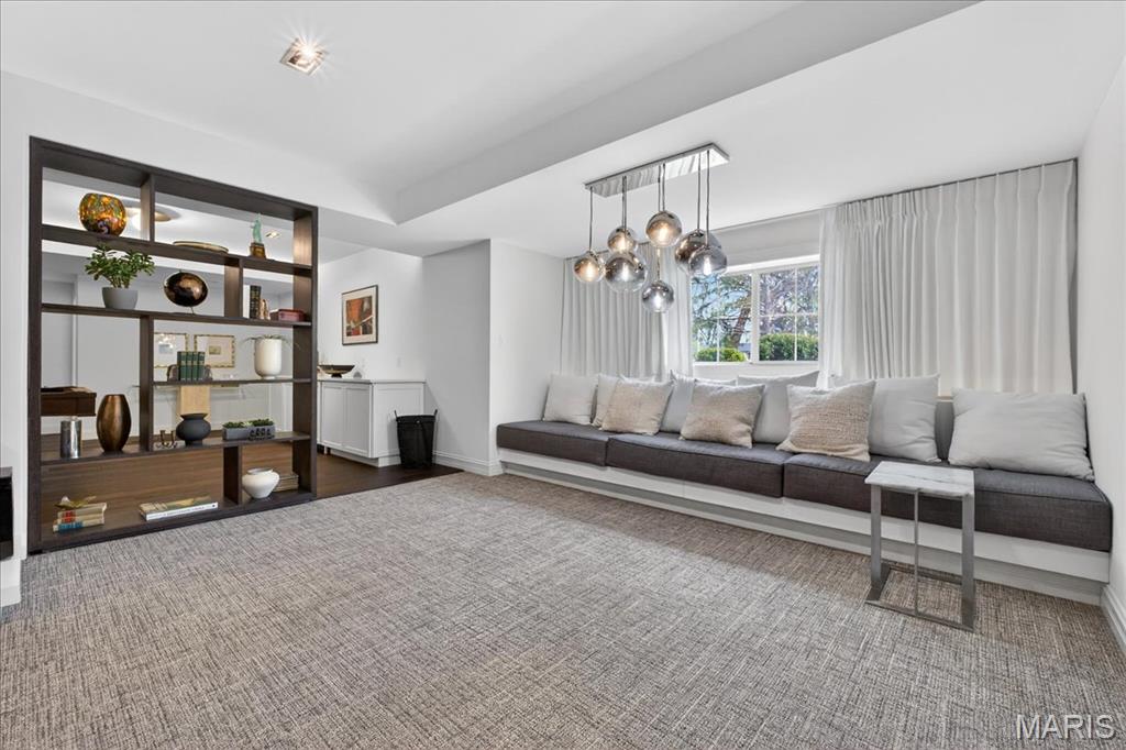 Woods Of Ladue The - Residential