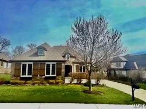 Photo of 718 Woods Of Ladue Lane, St Louis, MO 63124 (MLS # 26016863)