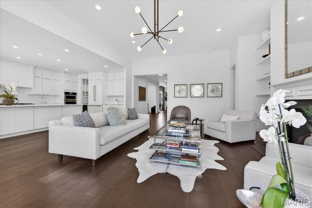 Woods Of Ladue The - Residential