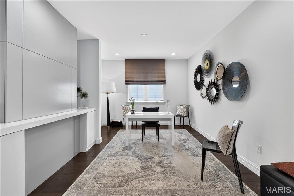 Woods Of Ladue The - Residential