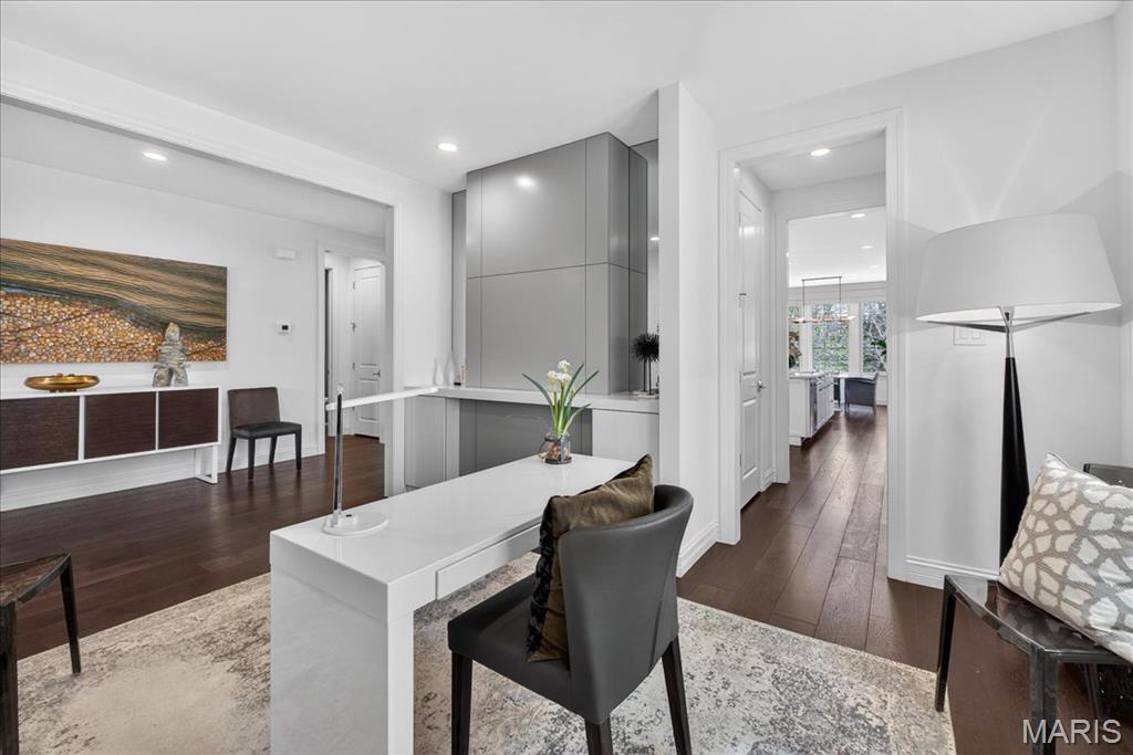 Woods Of Ladue The - Residential