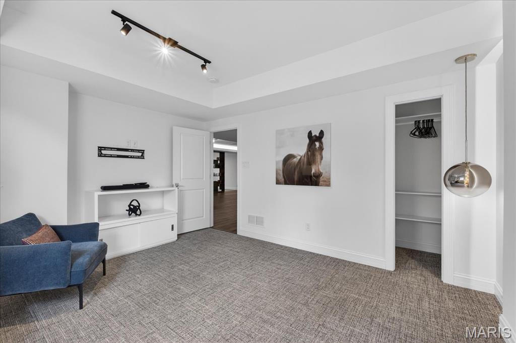 Woods Of Ladue The - Residential