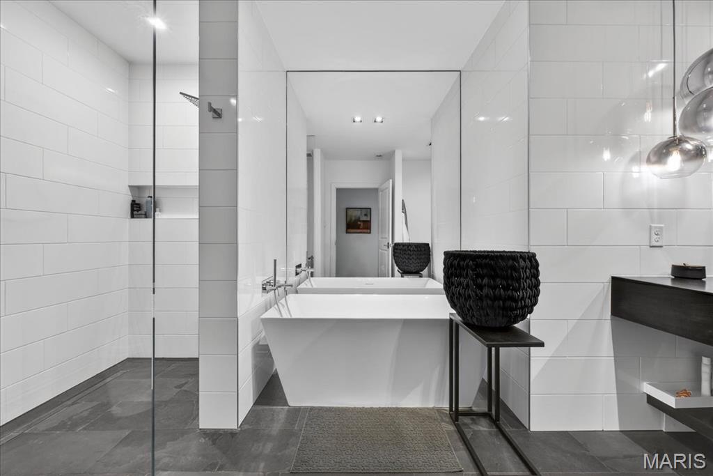 Woods Of Ladue The - Residential